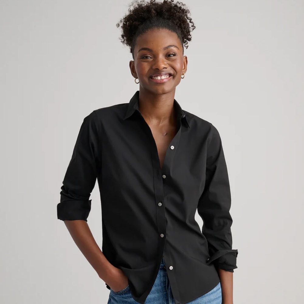 NWT’S UNTUCKit BELLA BLOUSE!